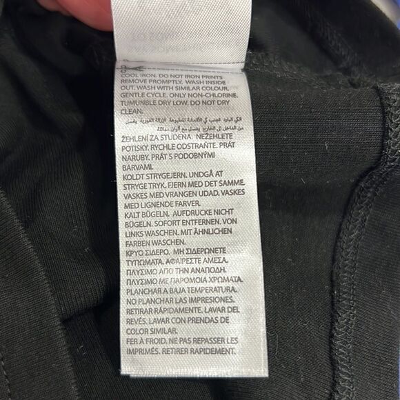 Edikted Black cropped halter top NWT size Large - Picture 9 of 9